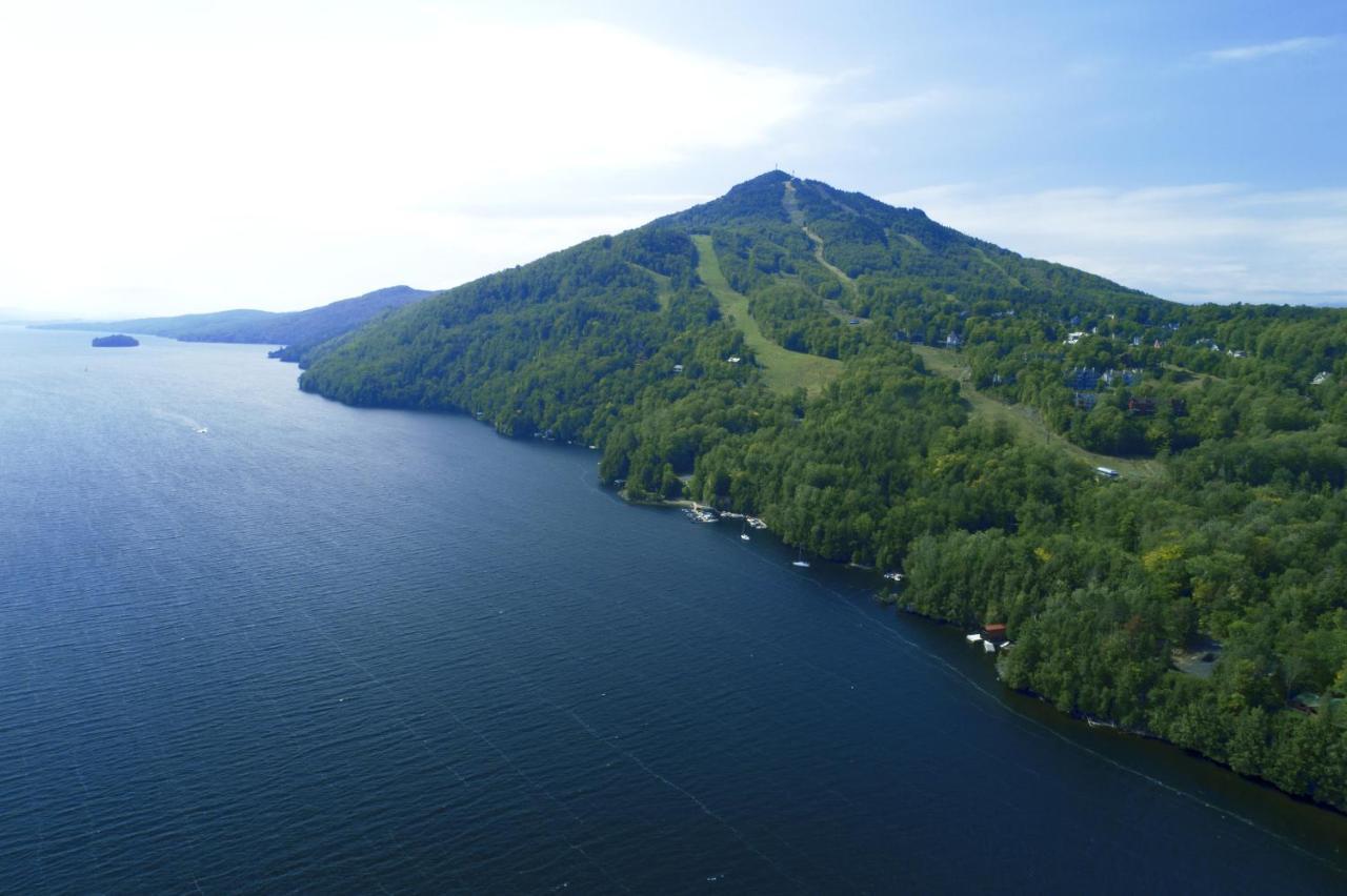 Отель Destination Owl'S Head - Mtn Haus Mansonville Экстерьер фото